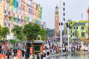 Phố Tây The Venice Mega Grand World Hà Nội thu hút đông đảo du khách