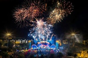 Lịch bắn pháo hoa Vinhomes Ocean Park 2 - Pháo hoa được bắn ở cả 3 con phố Venice, K-Town và Little Hong Kong